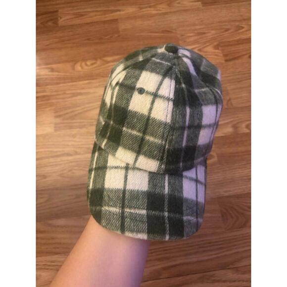 Universal Thread Checked Green Hat - Picture 2 of 9